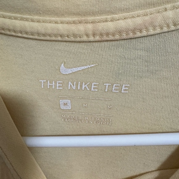 Nike Men's Tan Hawaiian Print Tee - Picture 3 of 5